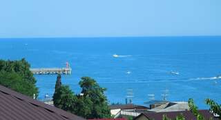 Гостевой дом Астери Лоо Стандартный трехместный номер с видом на море-4