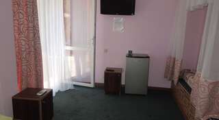 Гостевой дом Астери Лоо Четырехместный номер с террасой-3